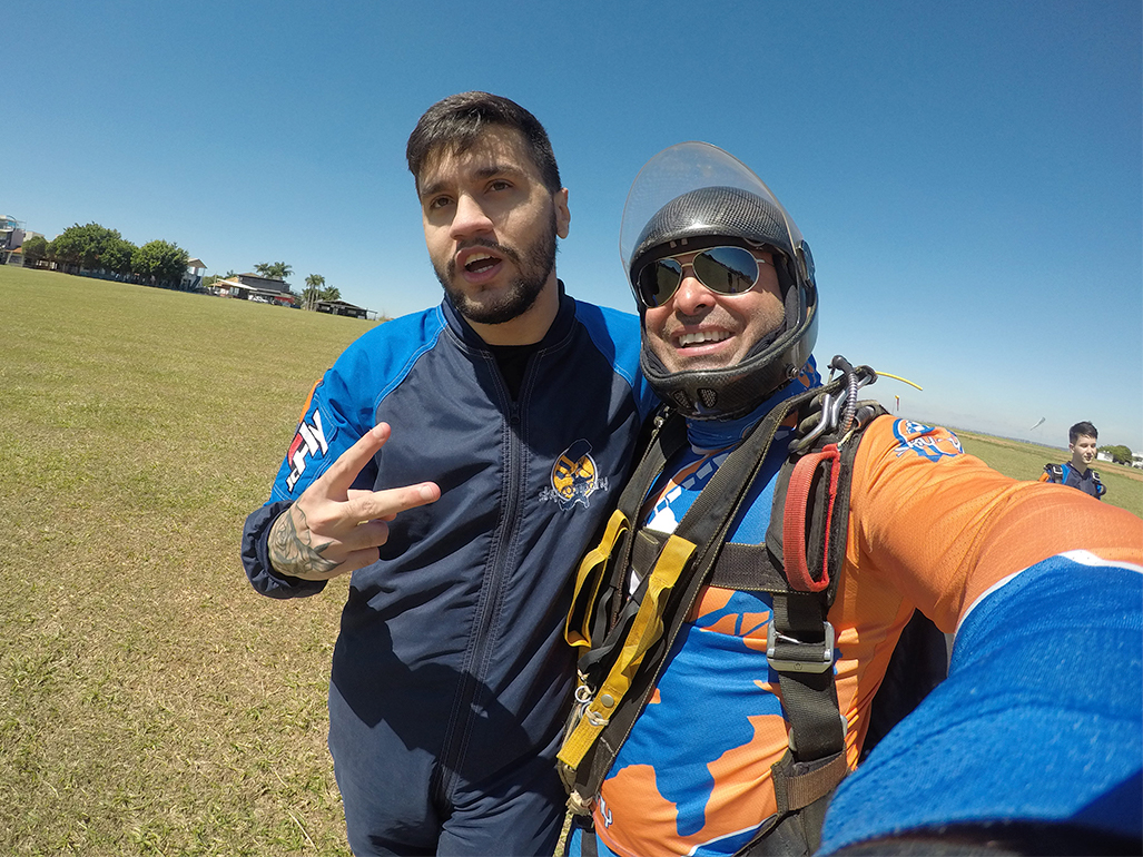 Aprenda a melhorar sua autoconfiança com o salto de paraquedas