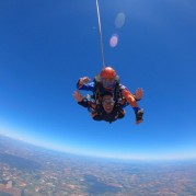 Benefícios do salto de paraquedas para o corpo