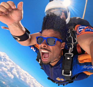 Saiba como funciona o curso de paraquedismo AFF