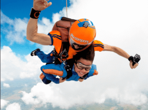 comemorar o dia do paraquedista