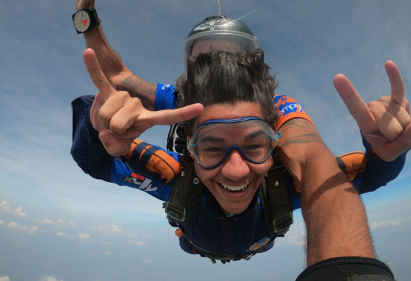 conheca pacotes de paraquedismo sky company 2024