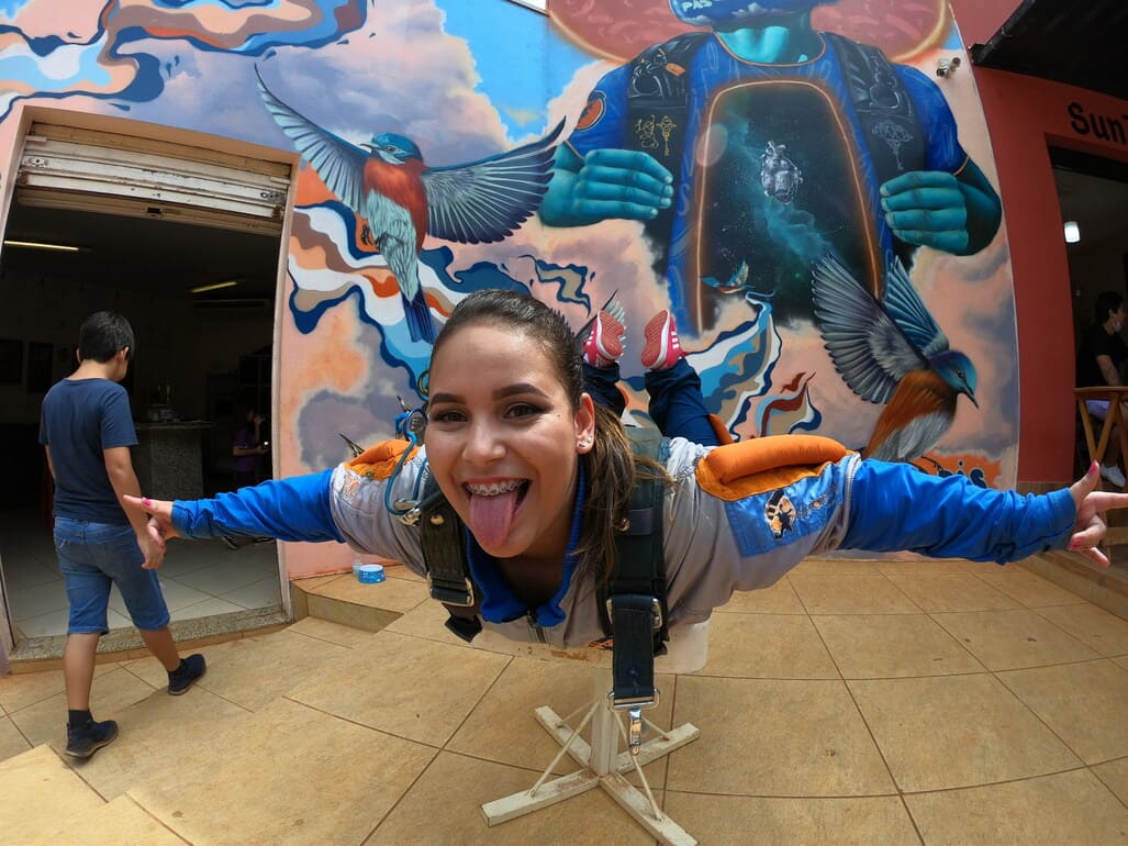 dia do turista salto de paraquedas
