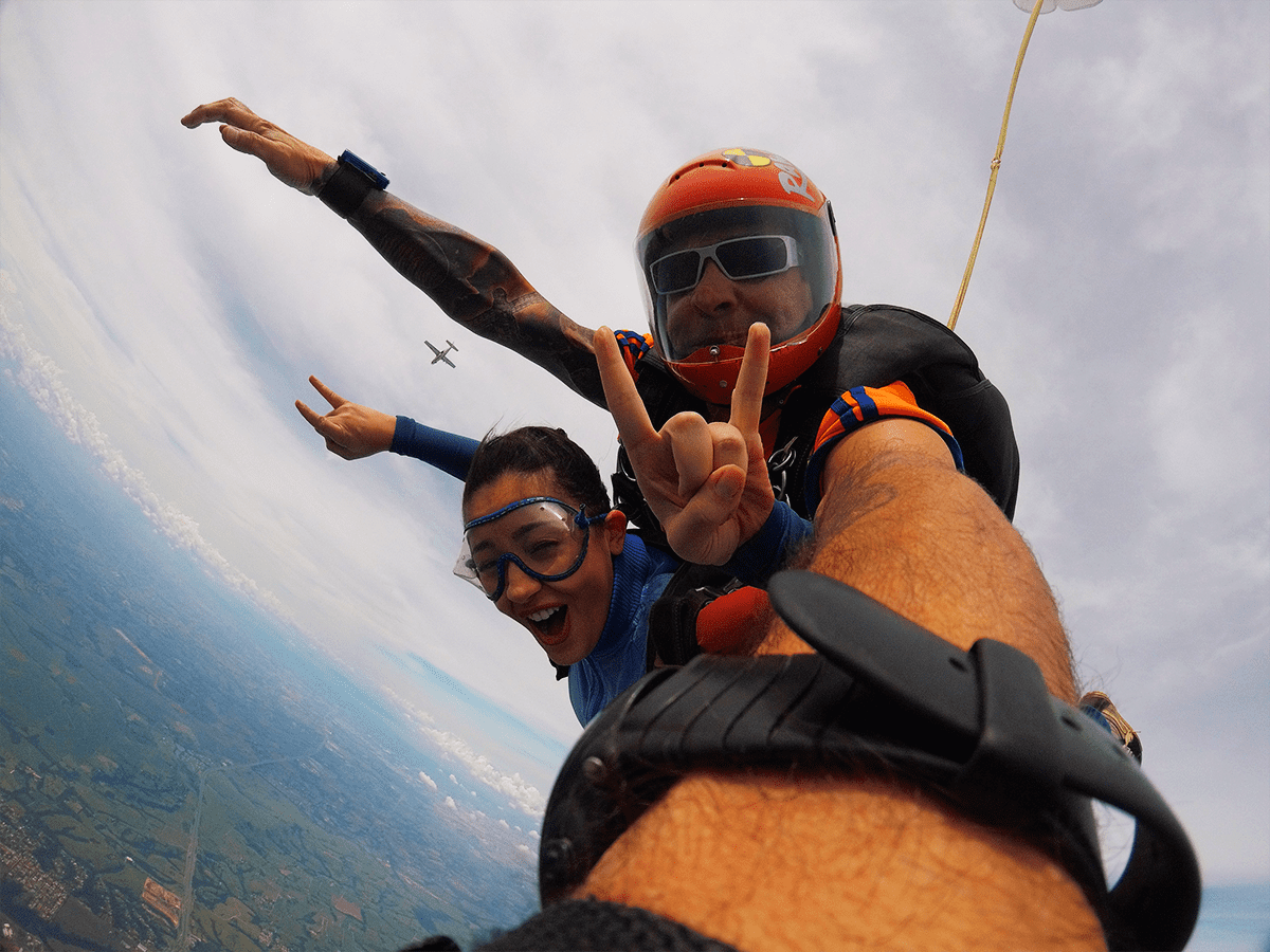 Qual a diferença entre paraquedismo e asa delta 1 esportes radicais praticados no ar