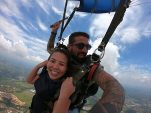 paraquedismo para dia nacional do turismo