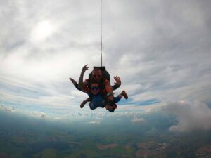 roupas para saltar de paraquedas