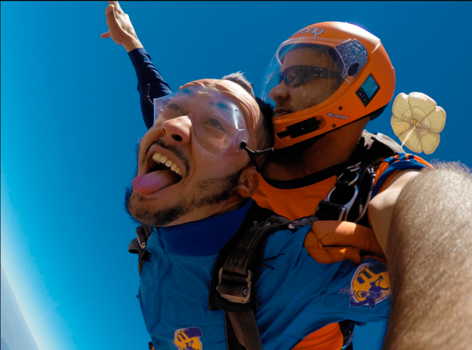 Aprender a saltar sozinho de paraquedas é possível! Conheça as possibilidades 1 saltar sozinho de paraquedas