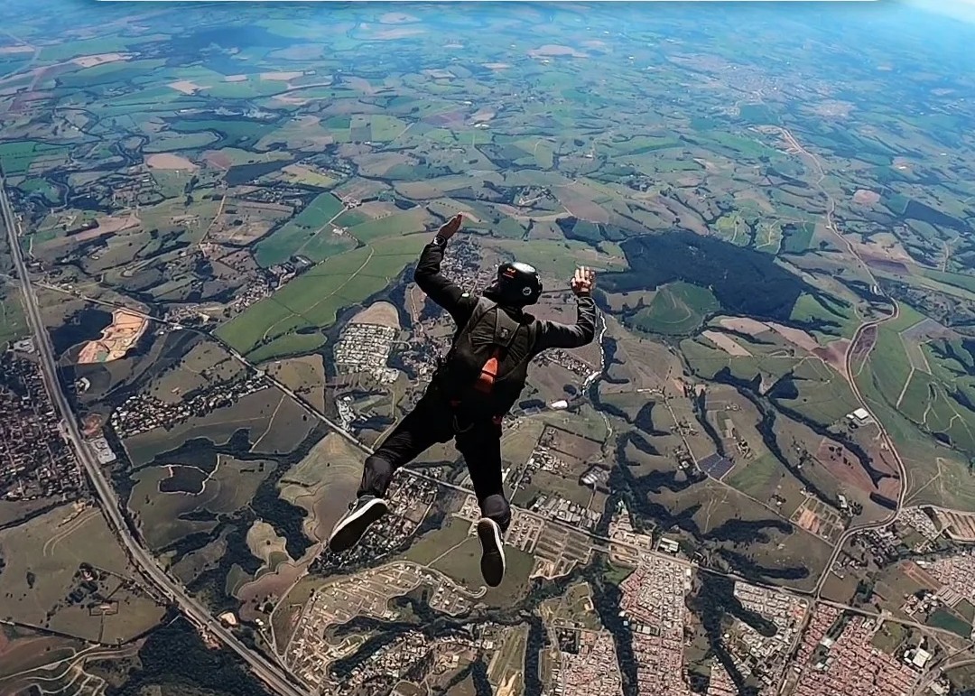Como saltar de paraquedas sozinho