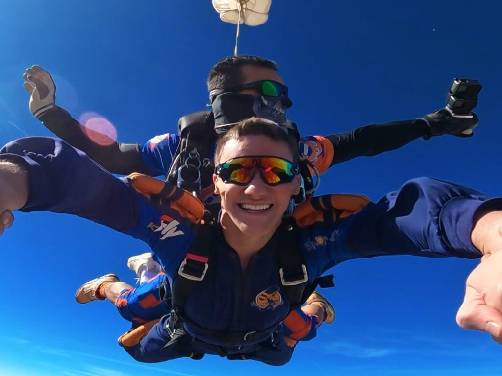 Qualquer pessoa pode pular de paraquedas2